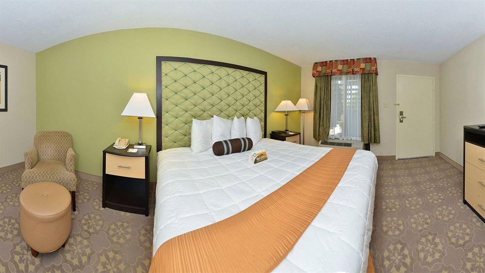 Red Roof Inn Plus+ Dallas - Addison Kültér fotó