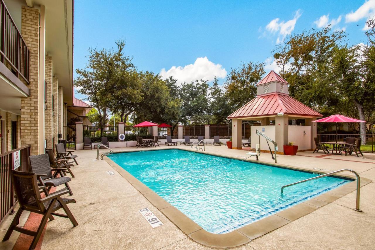 Red Roof Inn Plus+ Dallas - Addison Kültér fotó